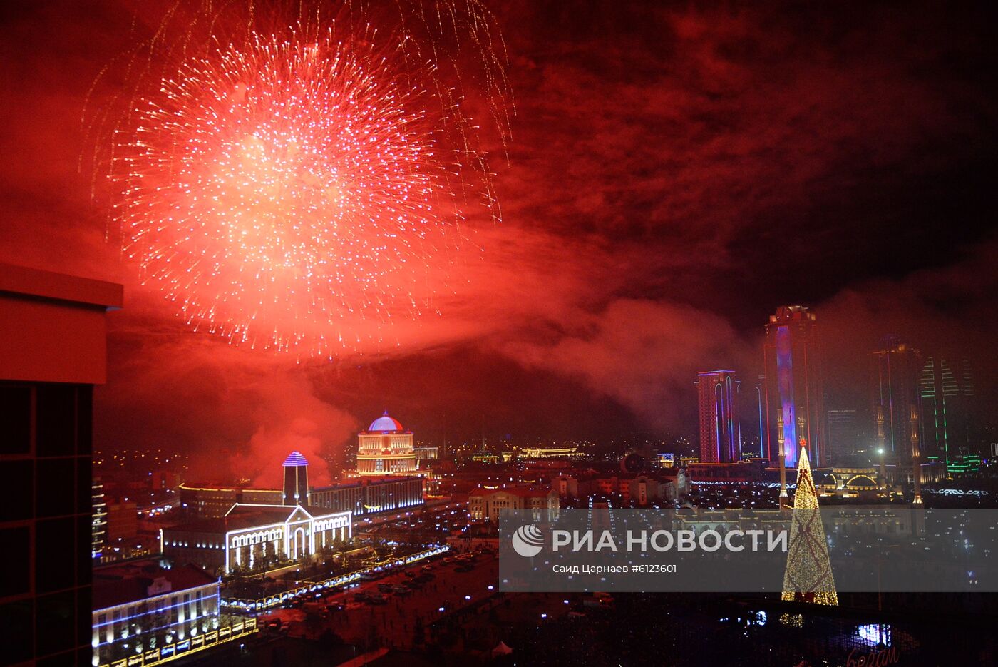 Празднование Нового года в городах России