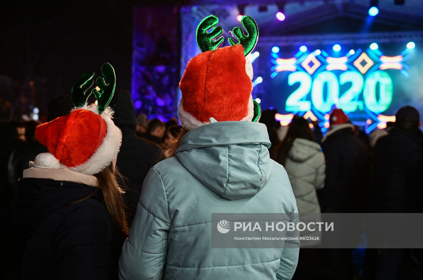 Празднование Нового года в городах России