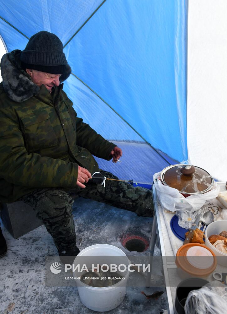 Зимняя подледная рыбалка на Иван-Озере