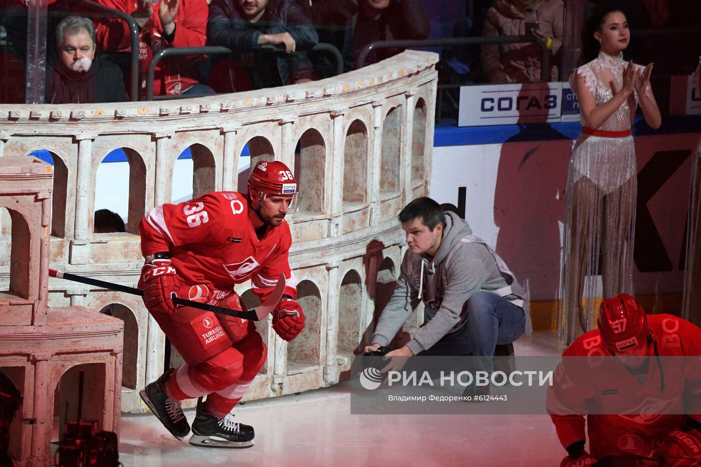 Хоккей. КХЛ. Матч "Спартак" – "Динамо" (Москва)