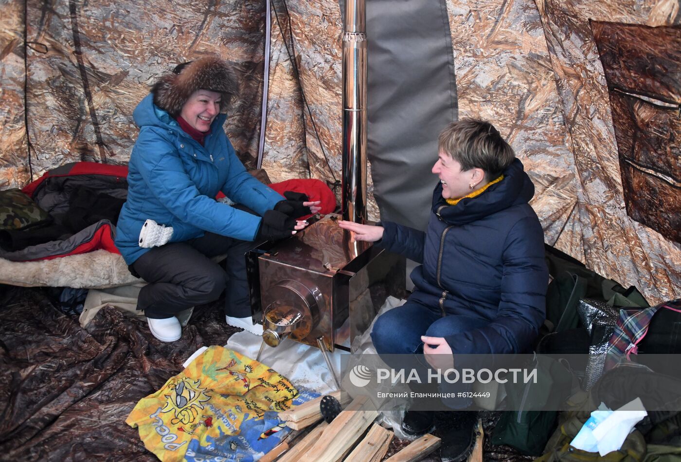 Зимняя подледная рыбалка на Иван-Озере