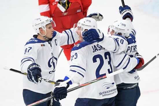 Хоккей. КХЛ. Матч "Спартак" – "Динамо" (Москва)