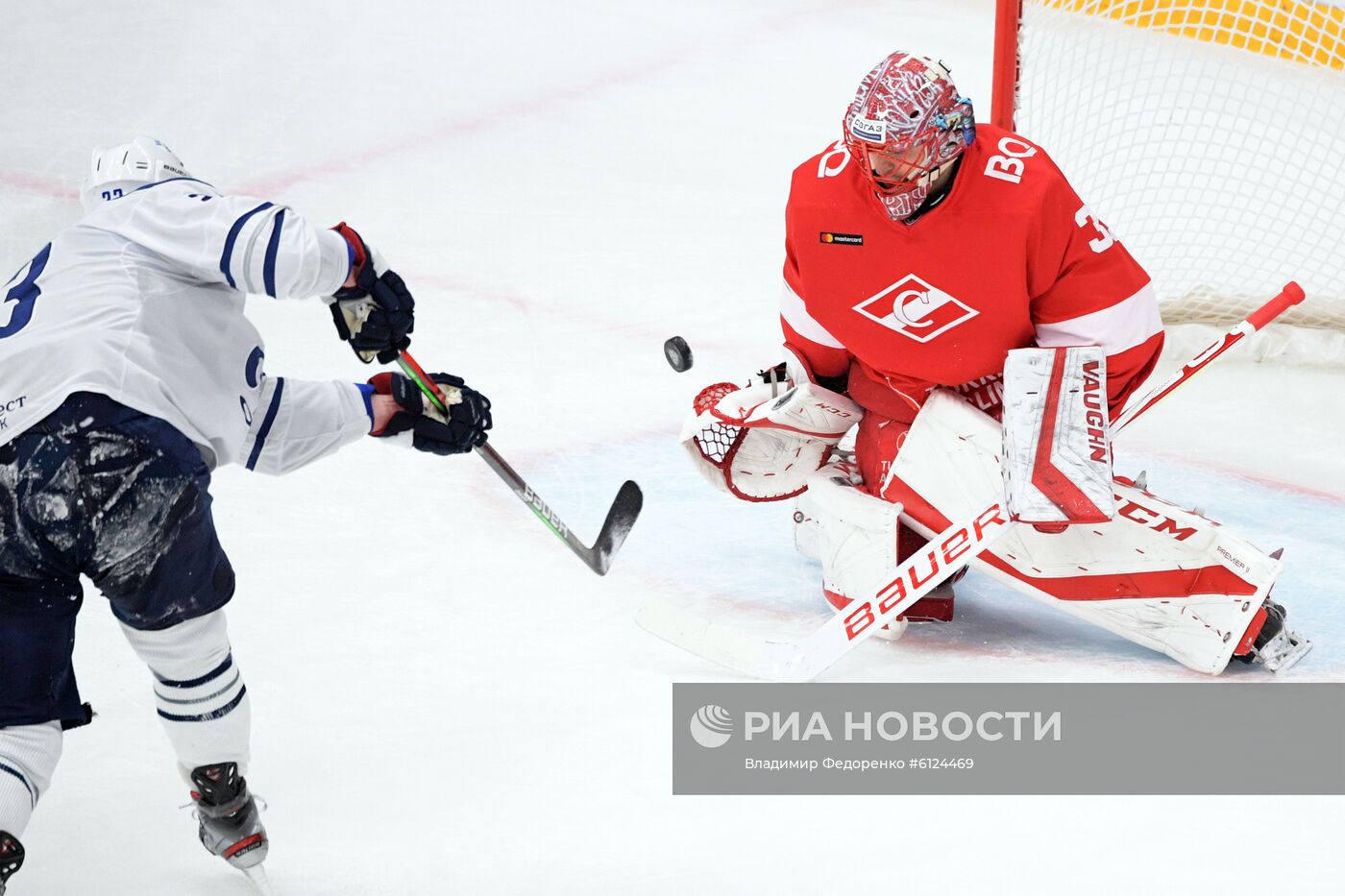 Хоккей. КХЛ. Матч "Спартак" – "Динамо" (Москва)