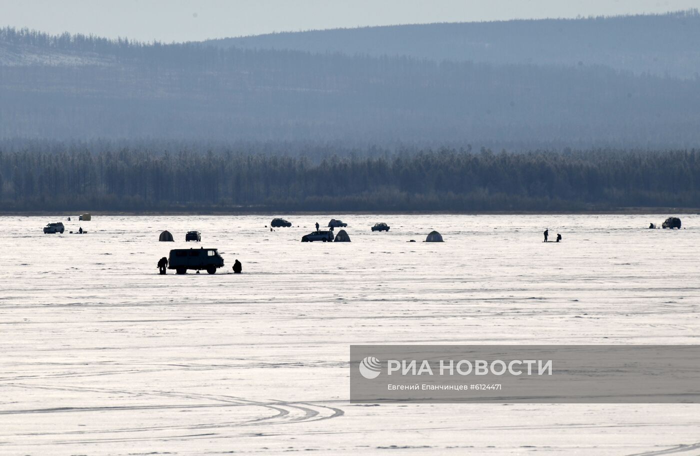 Зимняя подледная рыбалка на Иван-Озере