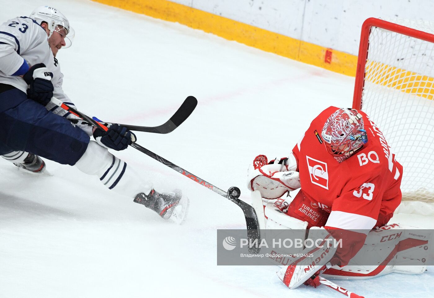 Хоккей. КХЛ. Матч "Спартак" – "Динамо" (Москва)