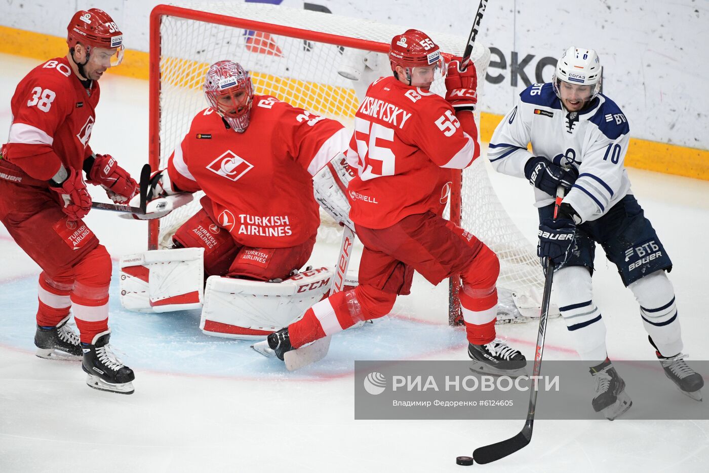Хоккей. КХЛ. Матч "Спартак" – "Динамо" (Москва)