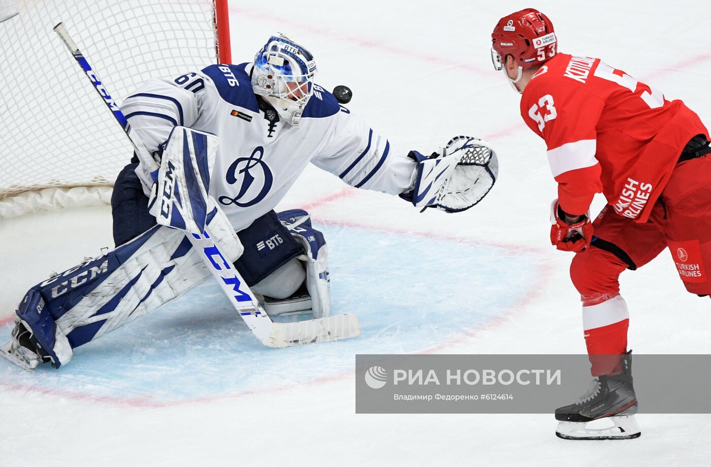 Хоккей. КХЛ. Матч "Спартак" – "Динамо" (Москва)