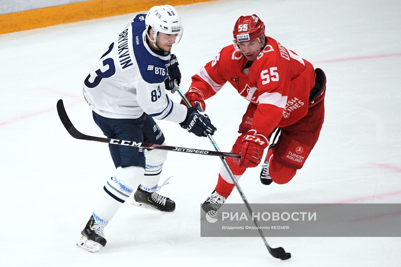 Хоккей. КХЛ. Матч "Спартак" – "Динамо" (Москва)