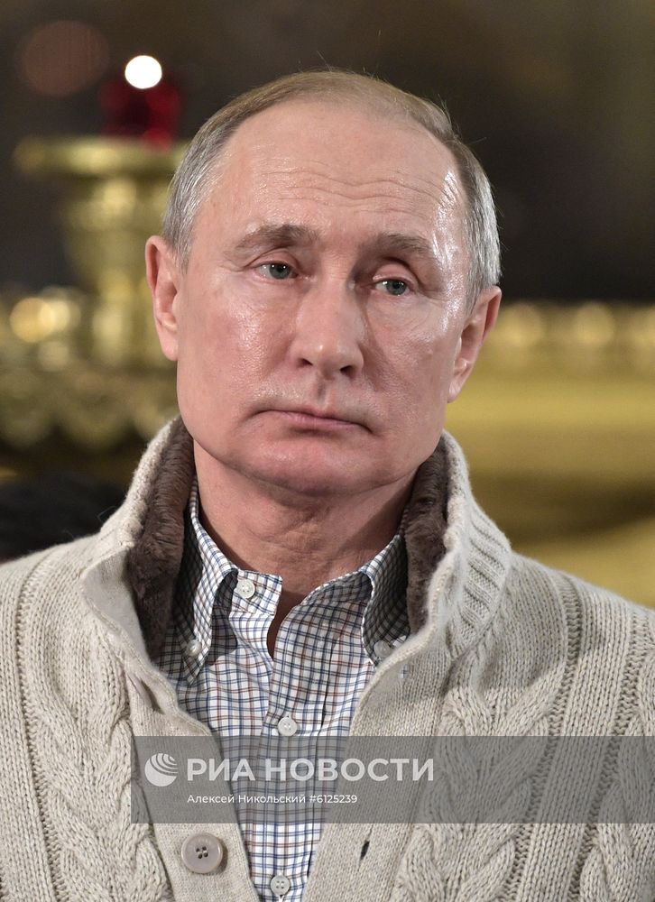 Президент РФ В. Путин посетил Рождественское богослужение