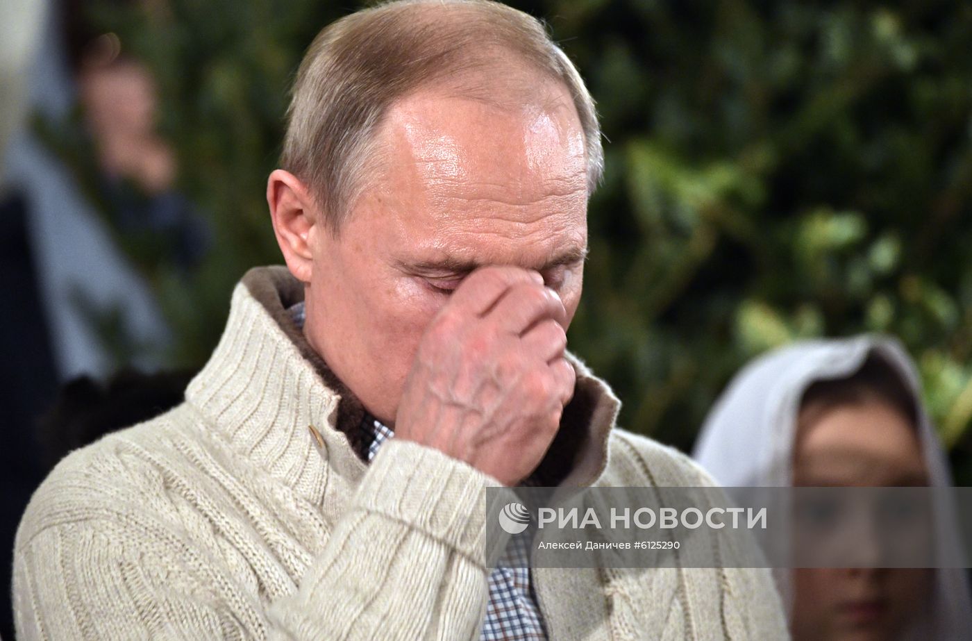 Президент РФ В. Путин посетил Рождественское богослужение