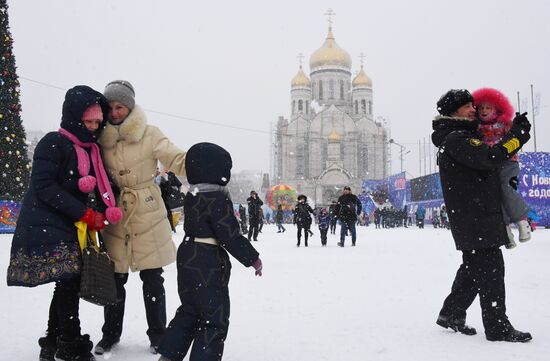 Празднование Рождества на центральной площади Владивостока