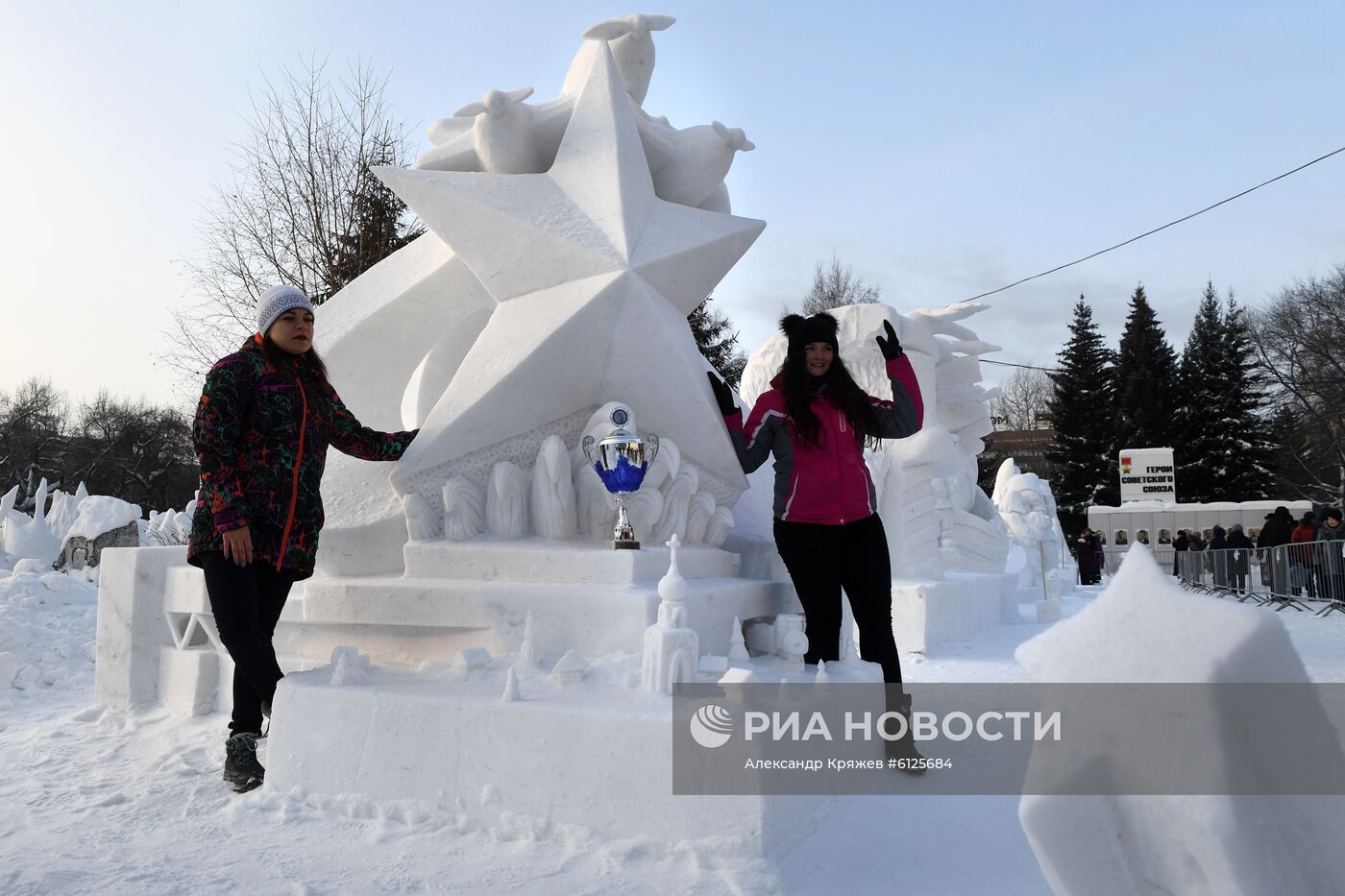 Сибирский фестиваль снежной скульптуры