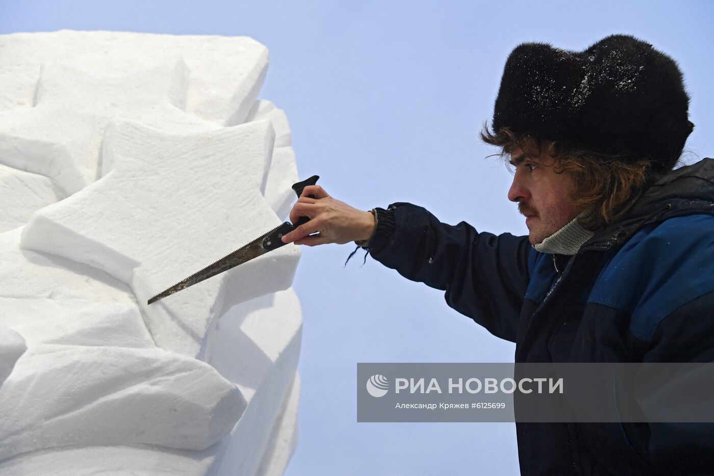 Сибирский фестиваль снежной скульптуры