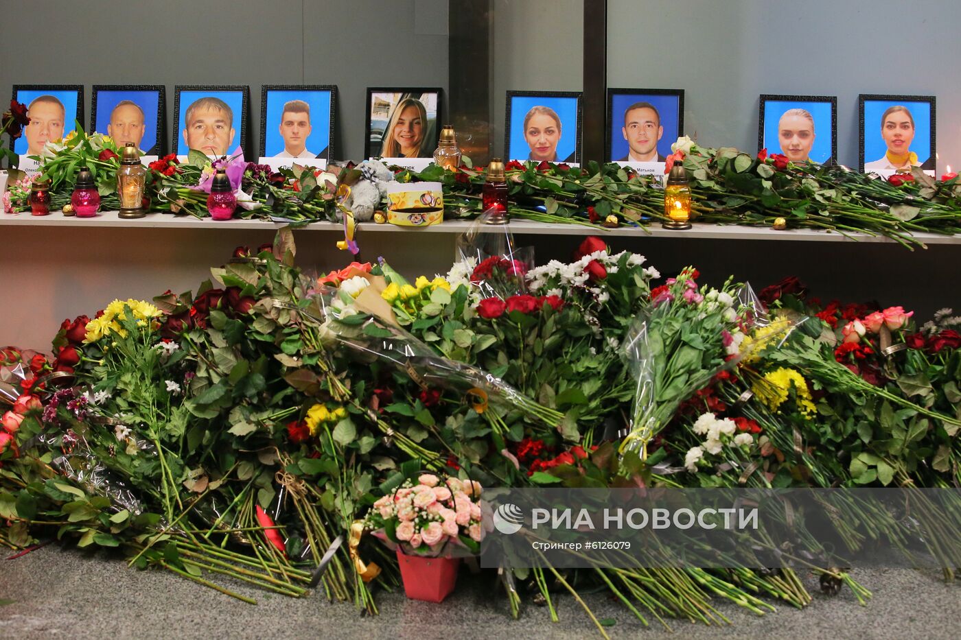 Память погибших в авиакатастрофе членов экипажа Boeing-737 почтили в Киеве