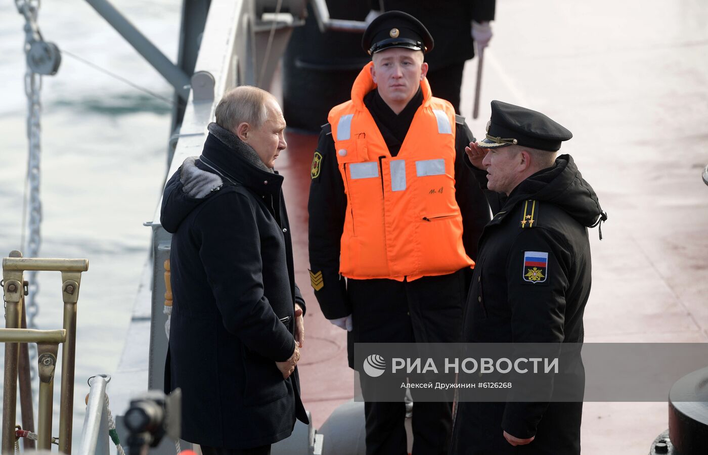 Рабочая поездка президента РФ В. Путина в Южный федеральный округ