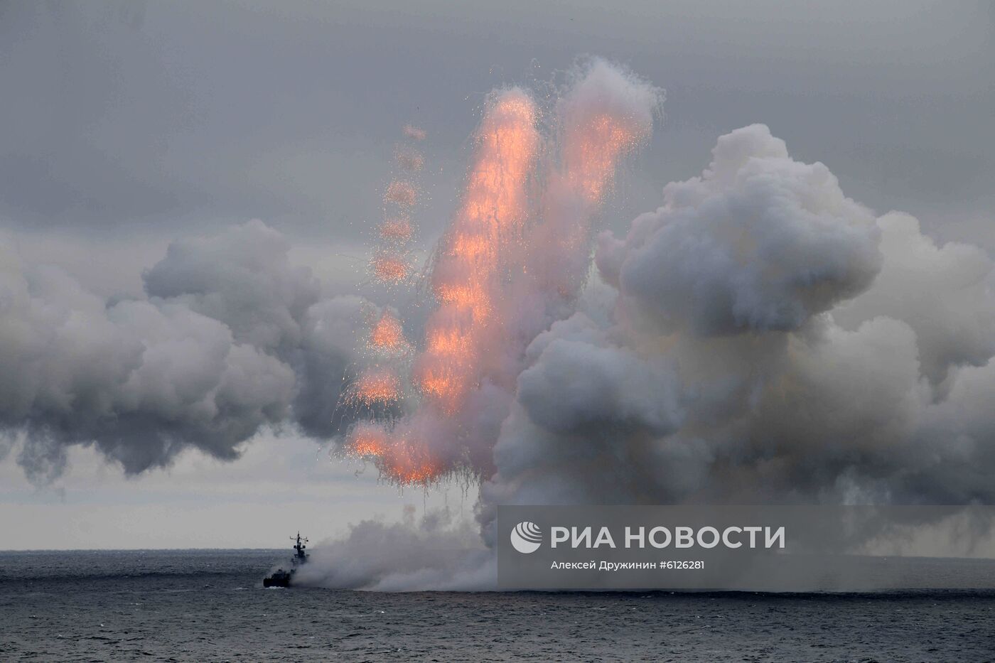 Рабочая поездка президента РФ В. Путина в Южный федеральный округ