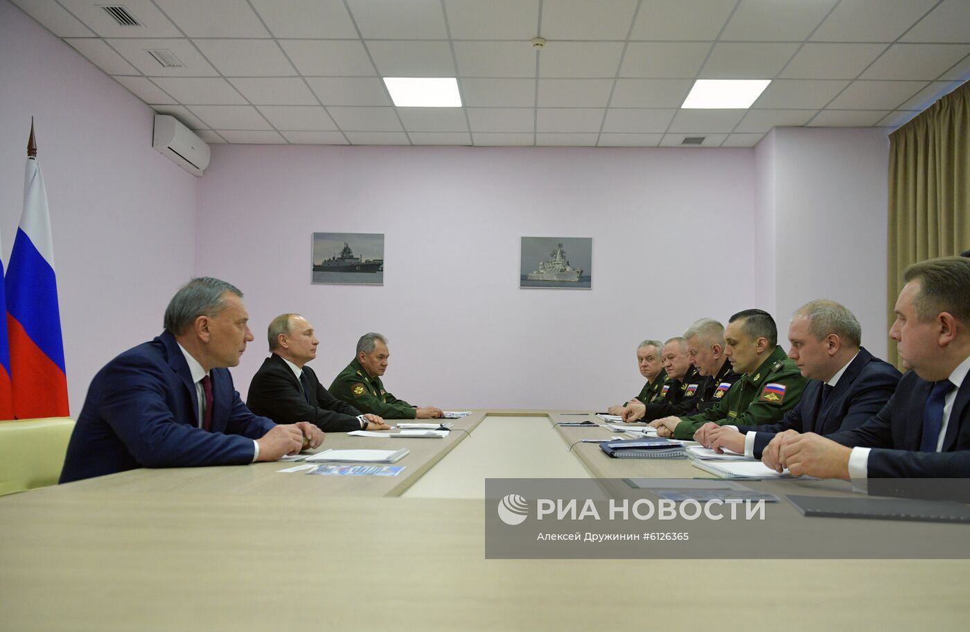 Рабочая поездка президента РФ В. Путина в Южный федеральный округ