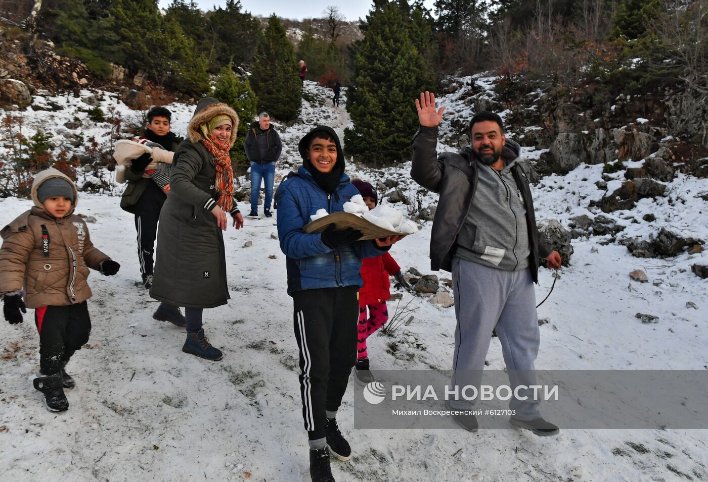 Сирийцы отдыхают в горной части Латакии