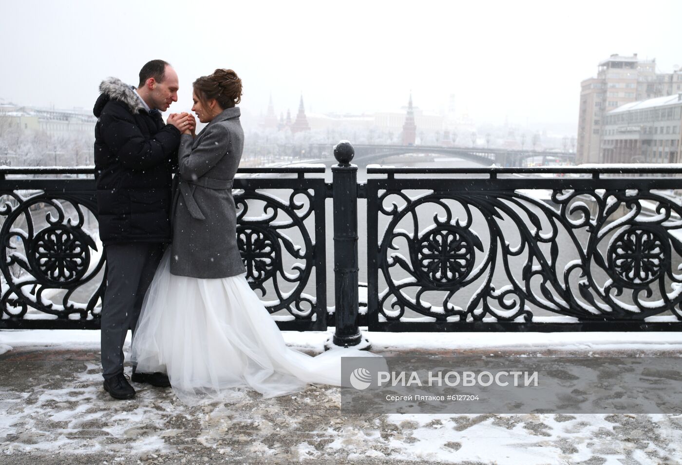 Снег в Москве
