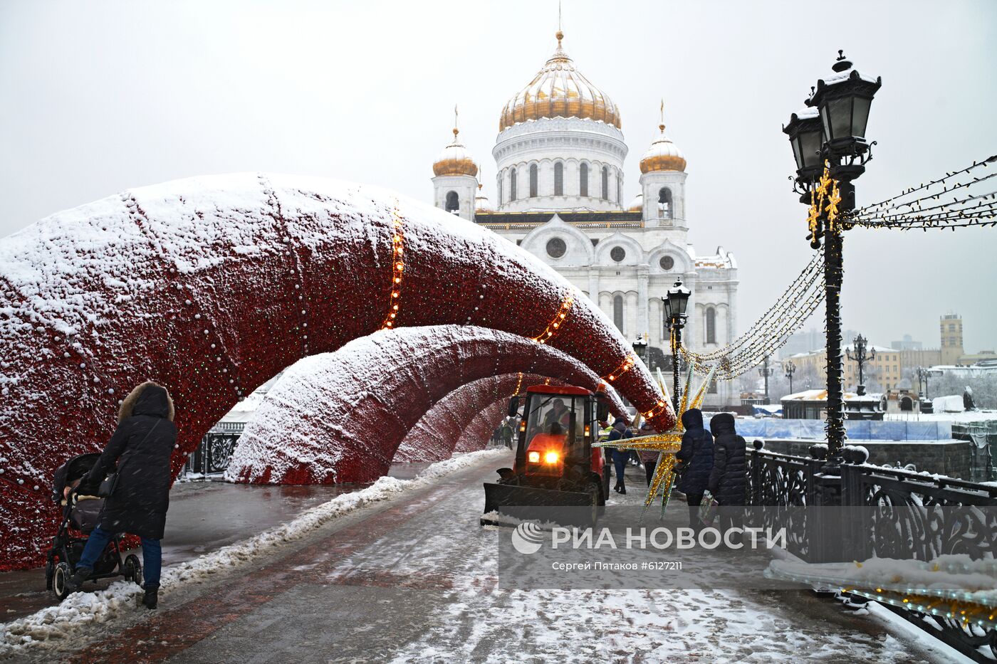 Снег в Москве