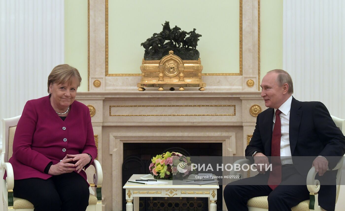 Встреча президента РФ В. Путина с канцлером Германии А. Меркель