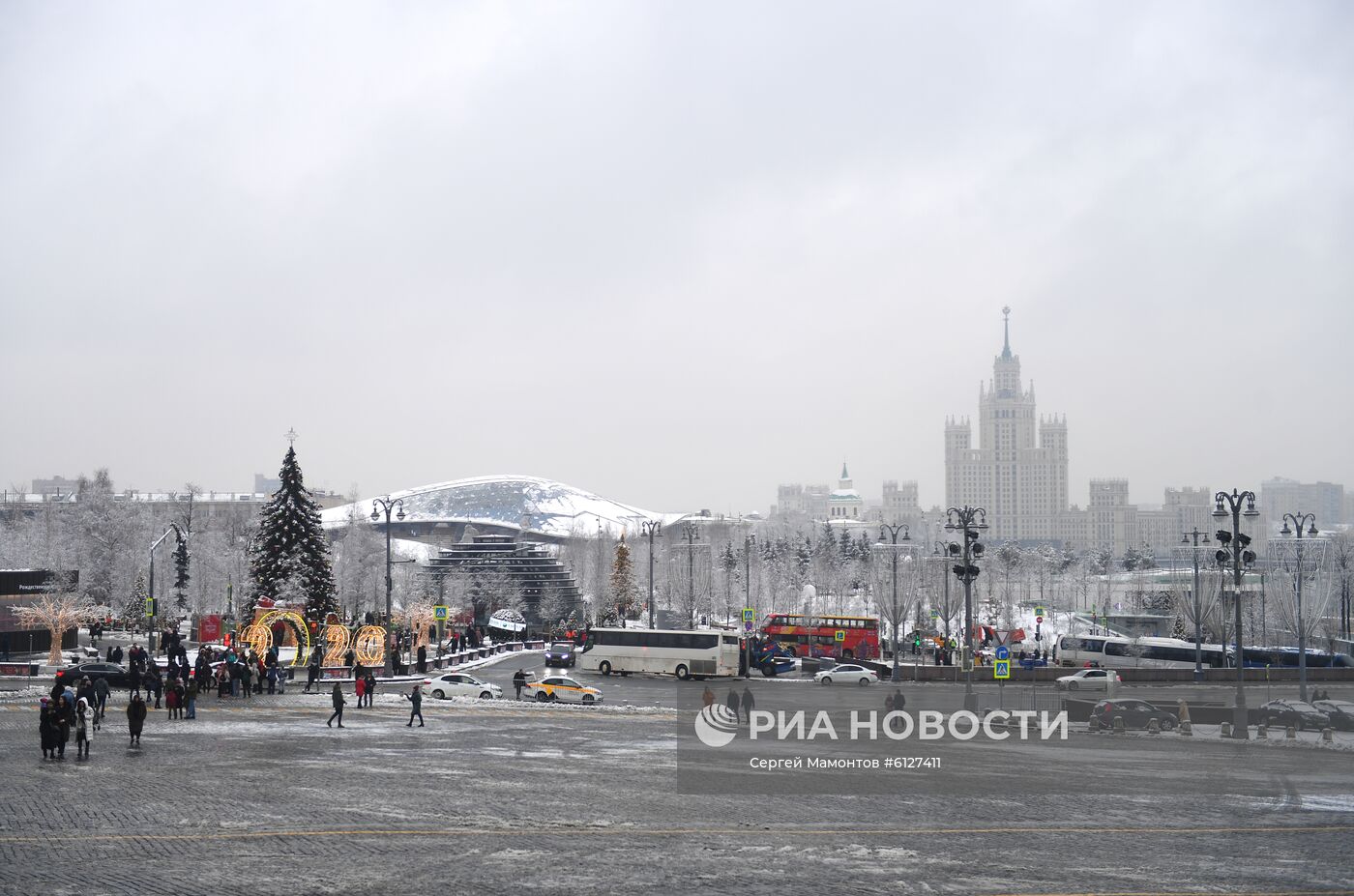 Снег в Москве