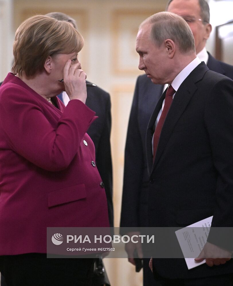 Встреча президента РФ В. Путина с канцлером Германии А. Меркель