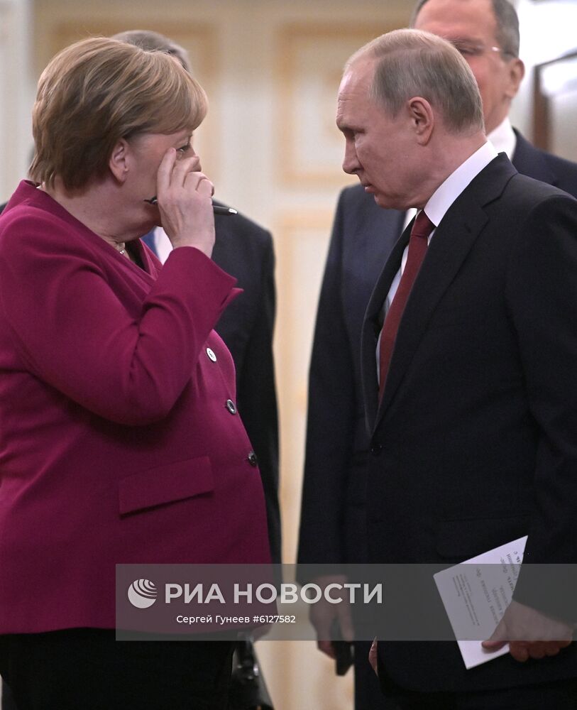 Встреча президента РФ В. Путина с канцлером Германии А. Меркель