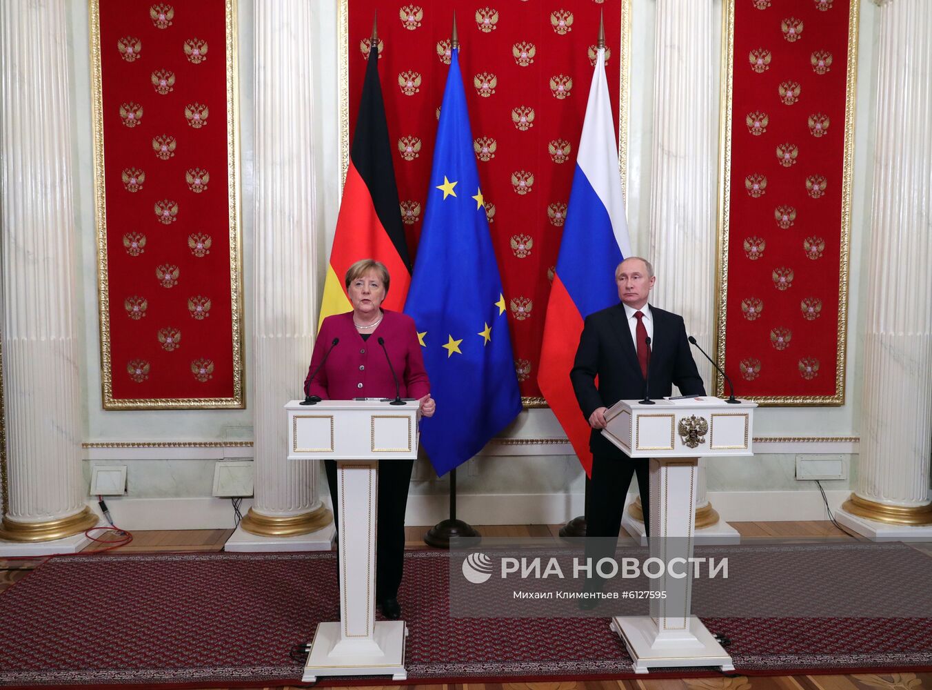 Встреча президента РФ В. Путина с канцлером Германии А. Меркель