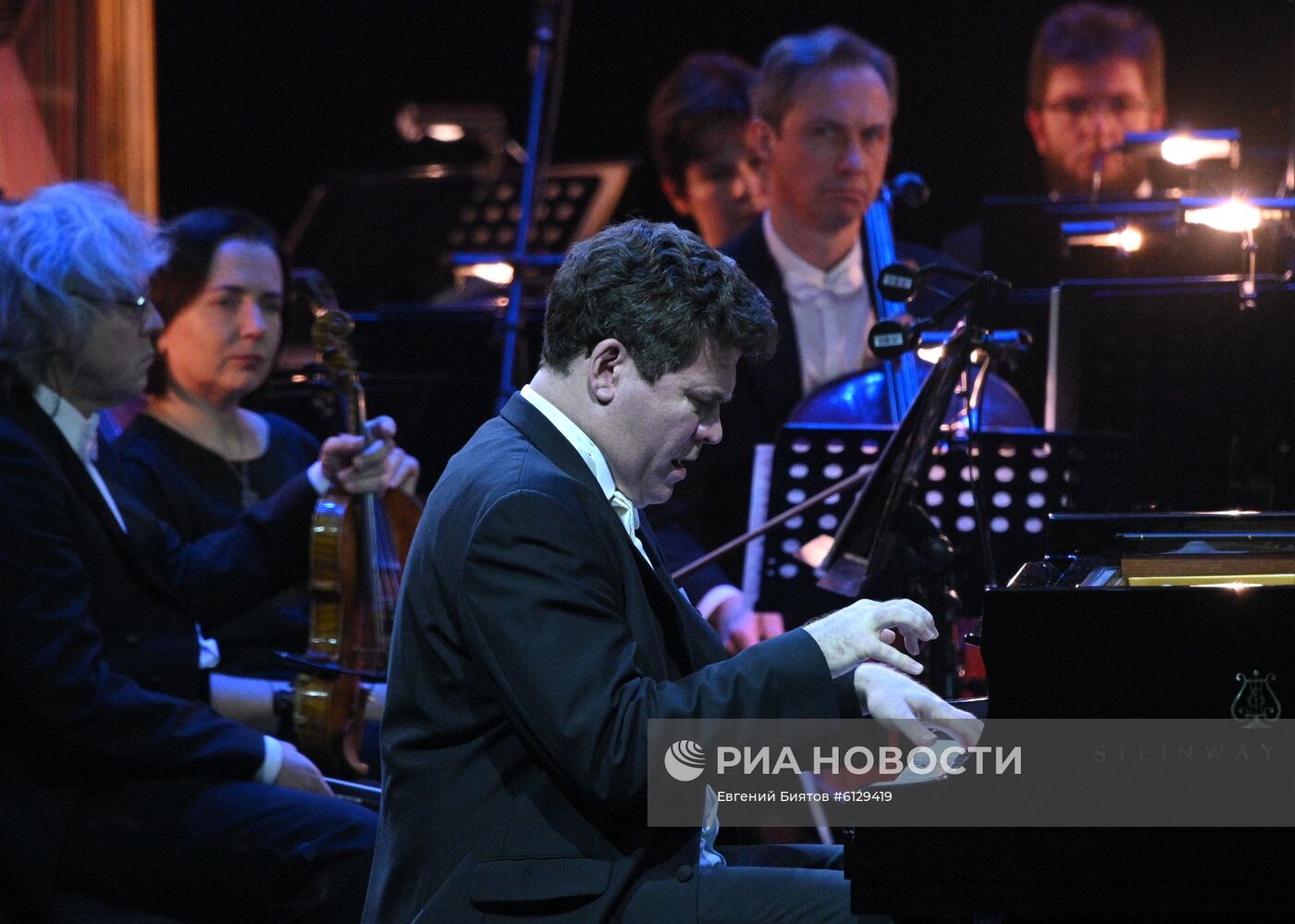 Концерт "Старый новый год с Денисом Мацуевым" в Москве