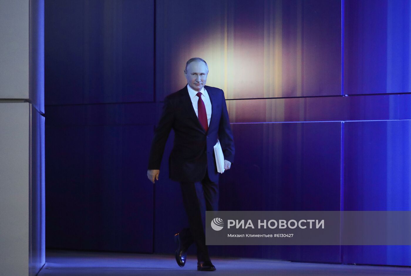 Ежегодное послание президента РФ В. Путина Федеральному Собранию