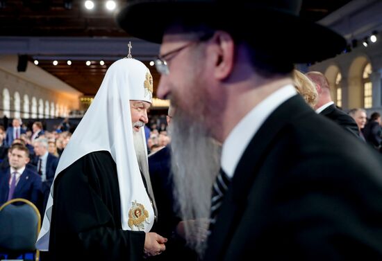 Ежегодное послание президента РФ В. Путина Федеральному Собранию