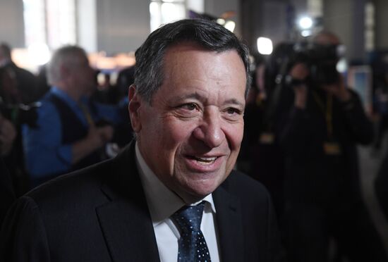 Ежегодное послание президента РФ В. Путина Федеральному Собранию