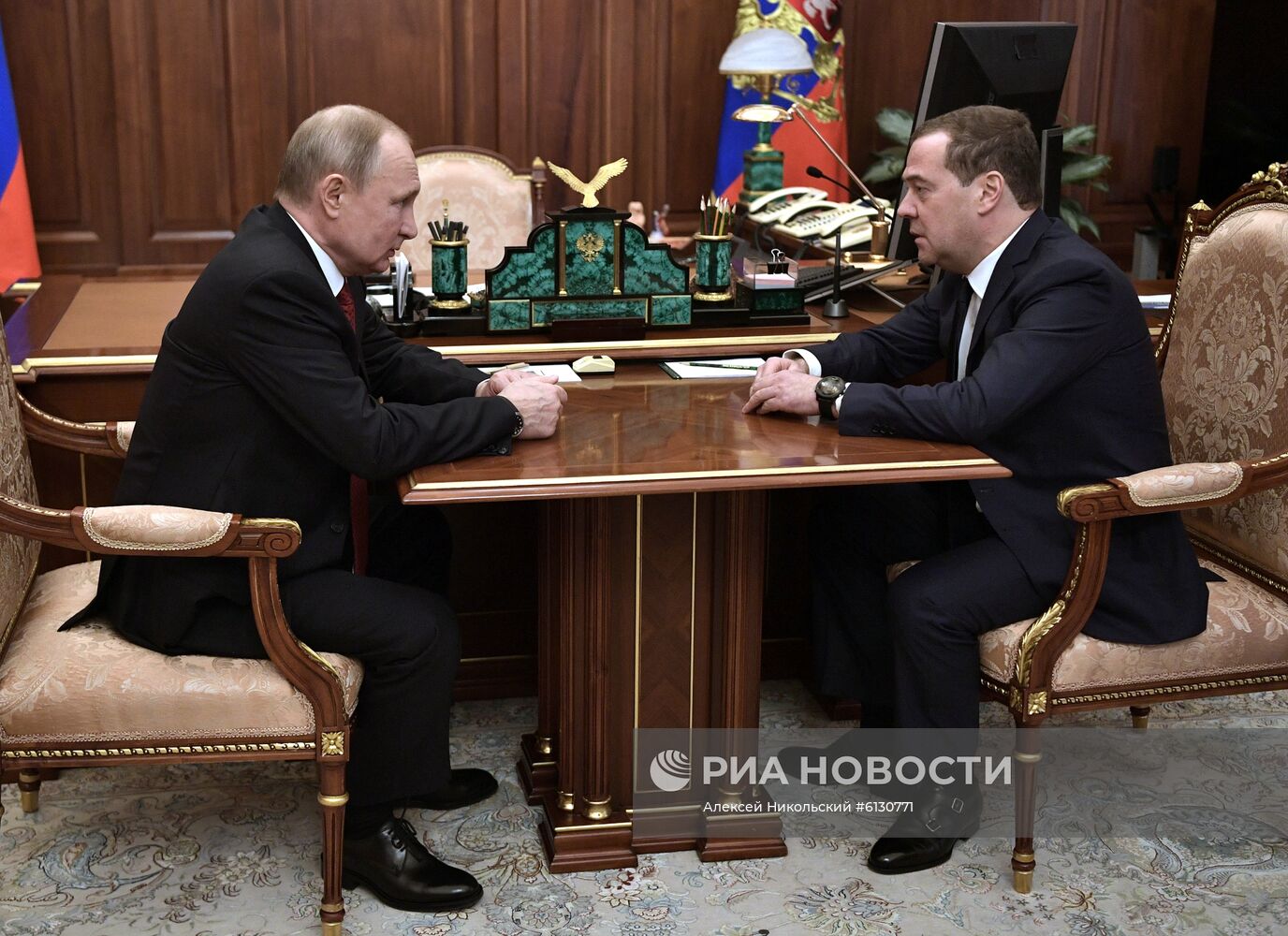 Рабочая встреча президента РФ В. Путина и премьер-министра РФ Д. Медведева