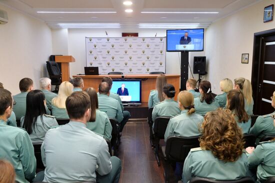 Трансляция ежегодного послания президента РФ В. Путина Федеральному Собранию