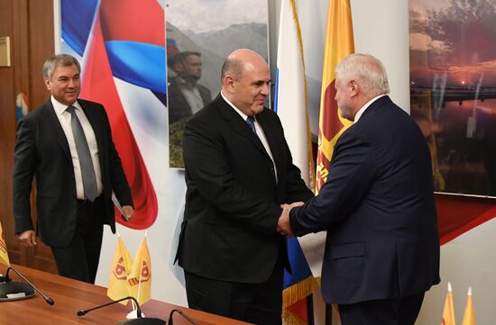 Кандидат на пост премьер-министра РФ М. Мишустин встретился с парламентскими фракциями