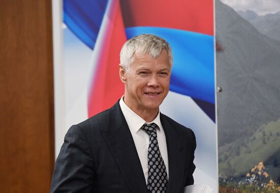 Кандидат на пост премьер-министра РФ М. Мишустин встретился с парламентскими фракциями