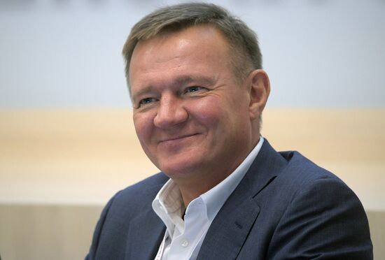 XI Гайдаровский форум