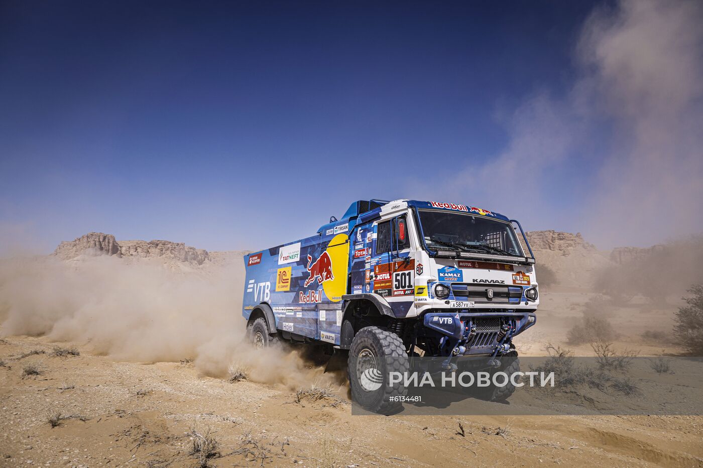 Выступление спортивной команды "КАМАЗ-мастер" на ралли-марафоне "Дакар"