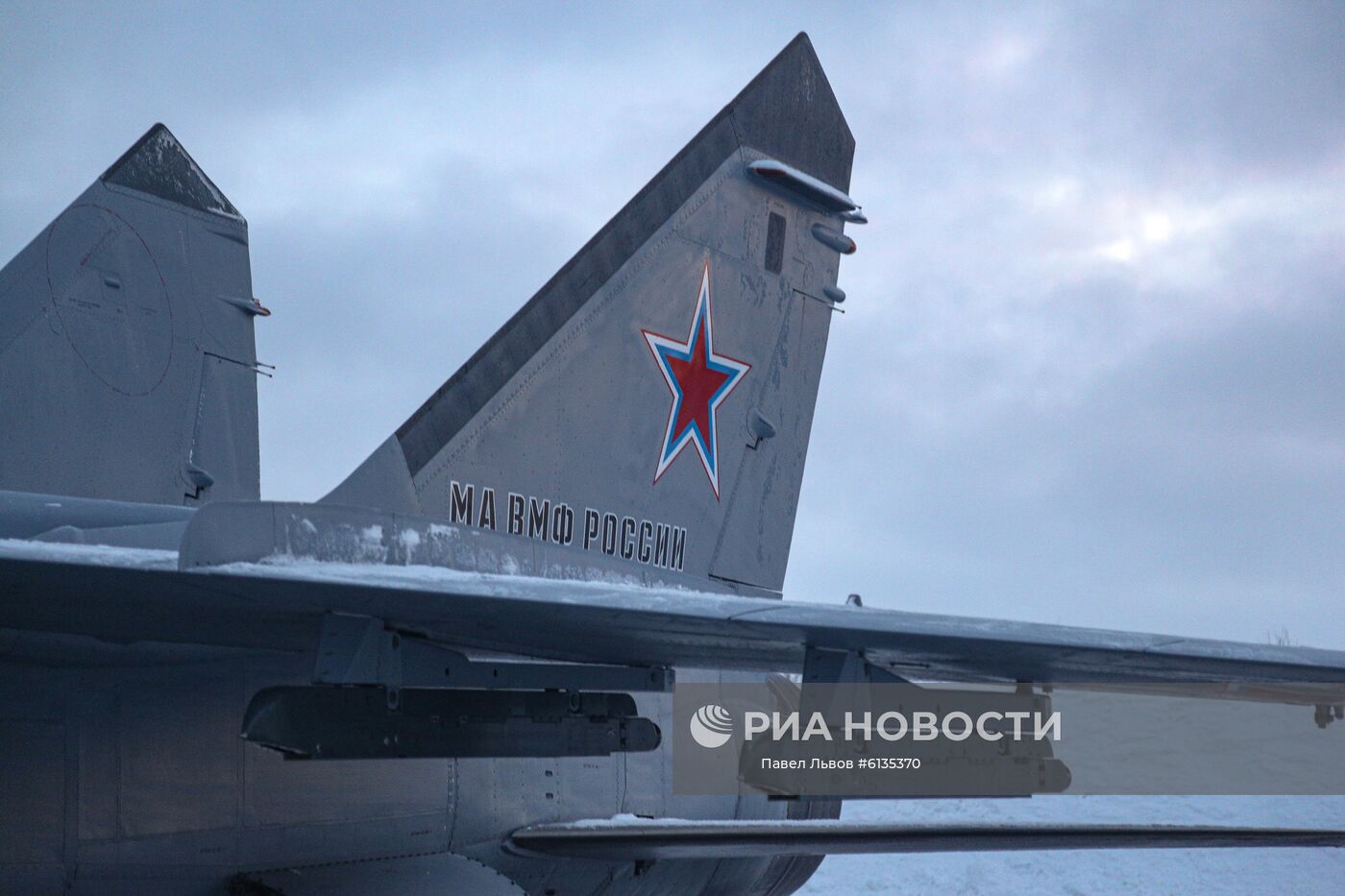 Учебно-тренировочные полеты Су-24 и МиГ-31 в Мурманской области