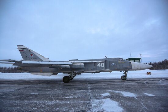 Учебно-тренировочные полеты Су-24 и МиГ-31 в Мурманской области