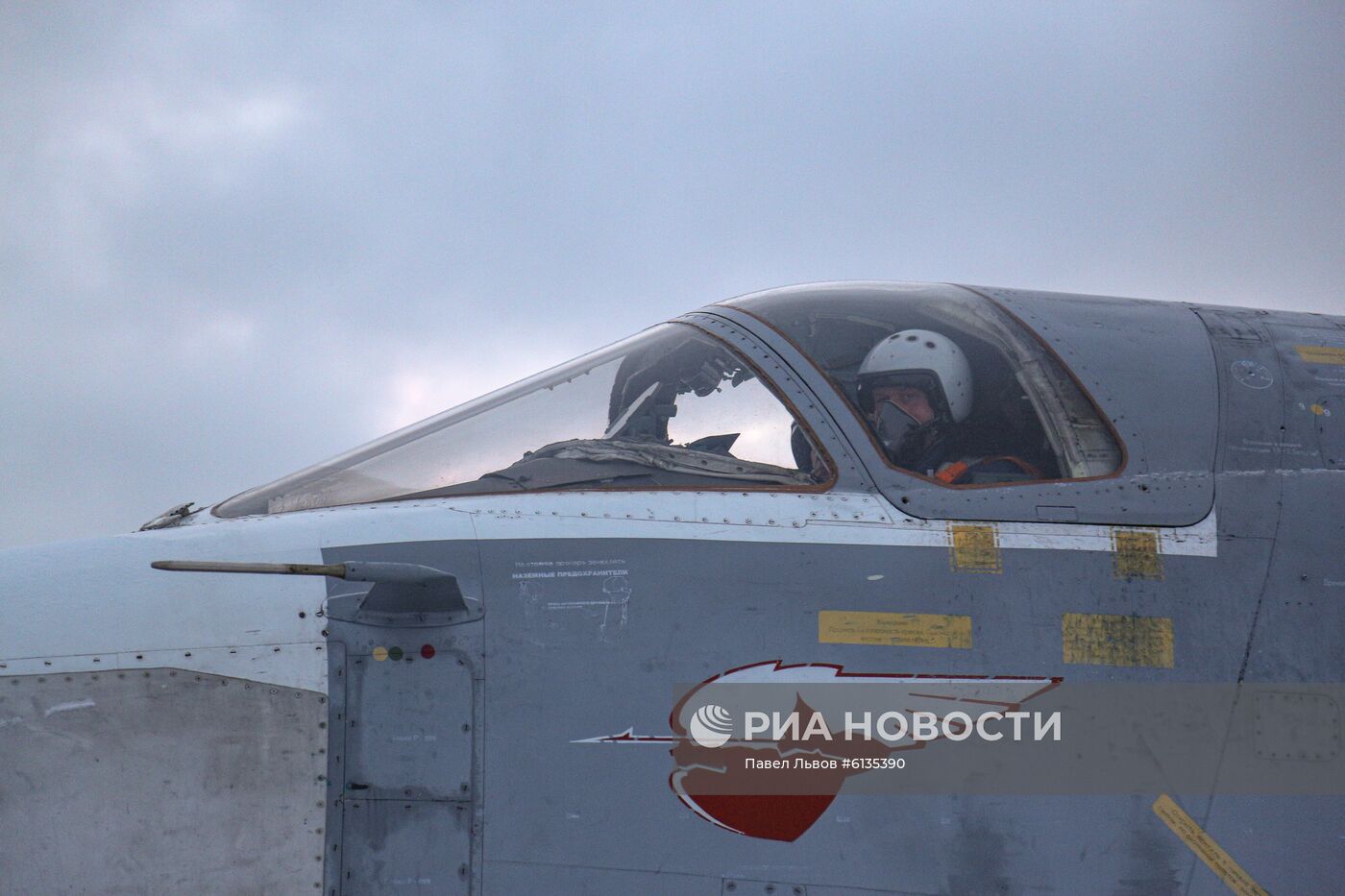 Учебно-тренировочные полеты Су-24 и МиГ-31 в Мурманской области