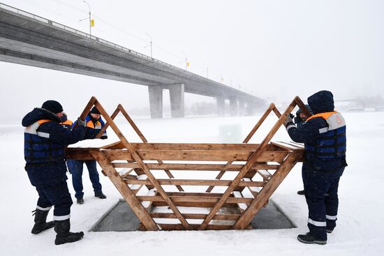 Подготовка крещенских купелей в Новосибирске