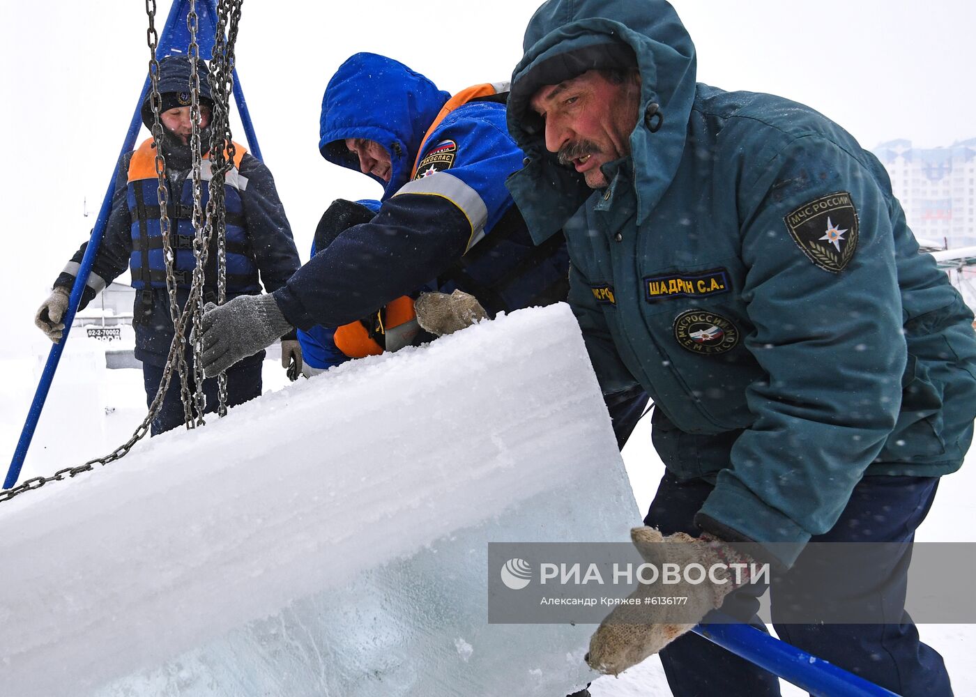 Подготовка крещенских купелей в Новосибирске