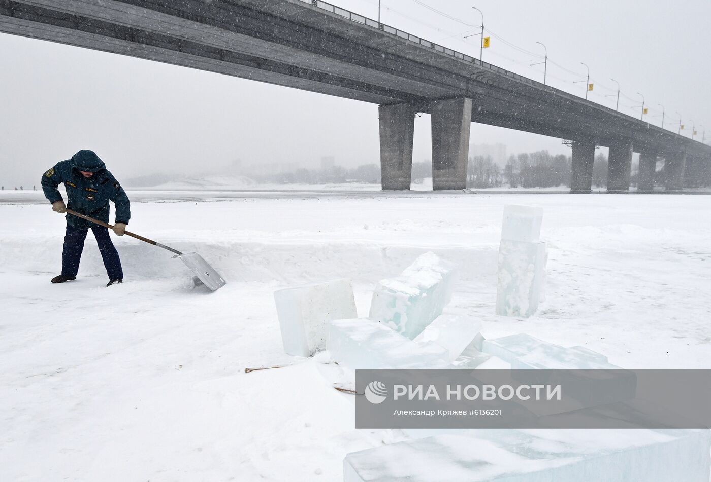 Подготовка крещенских купелей в Новосибирске