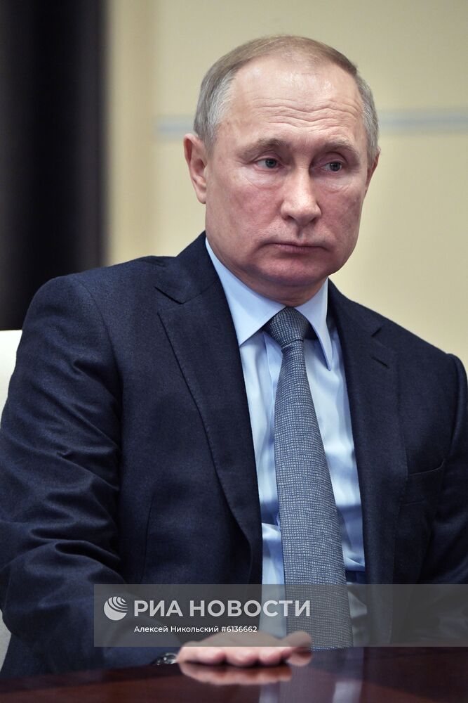 Президент РФ В. Путин провел встречу с главой РФПИ К. Дмитриевым
