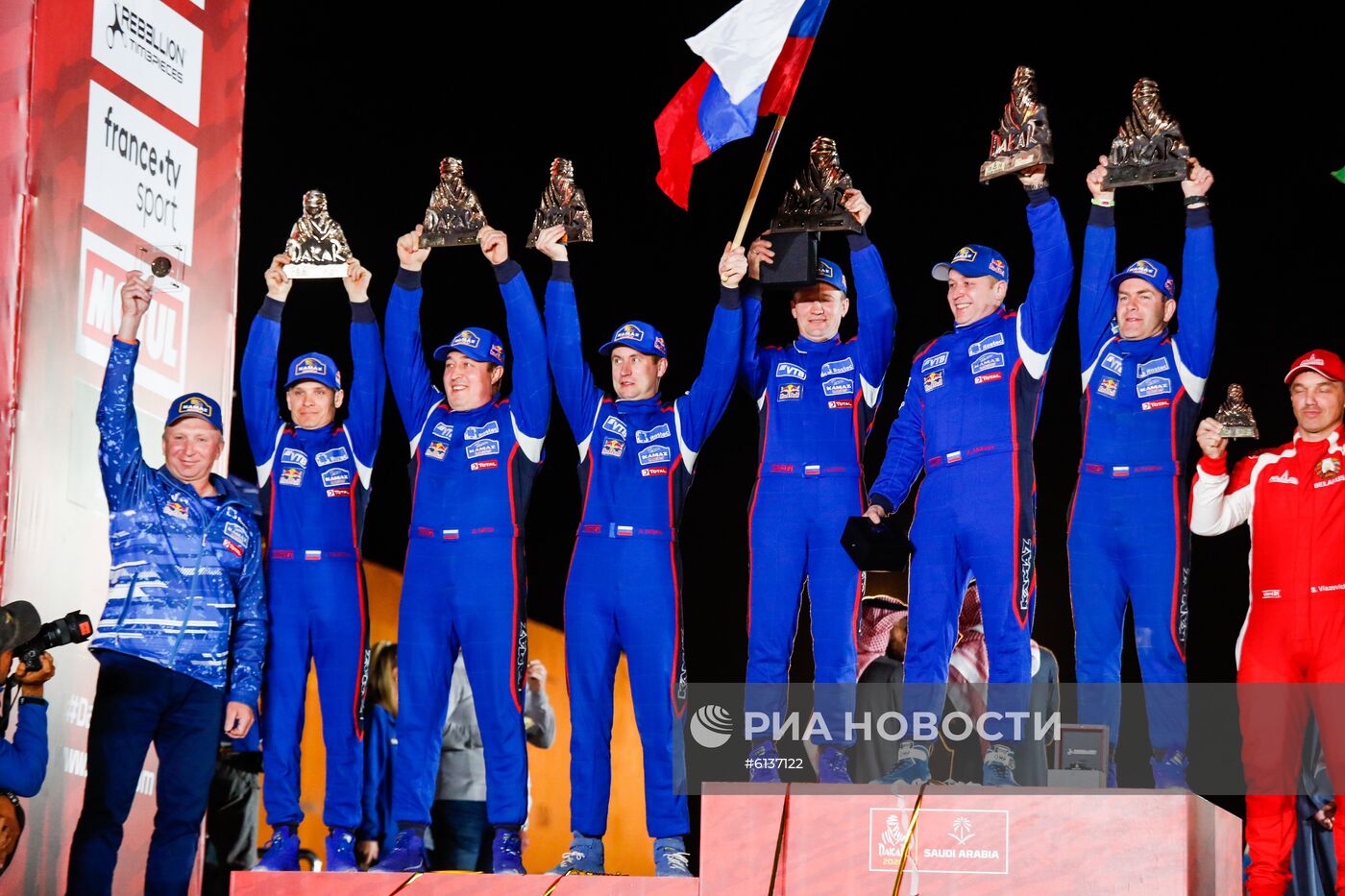 Спортивная команда "КАМАЗ-мастер" стала победителем ралли-марафона "Дакар"