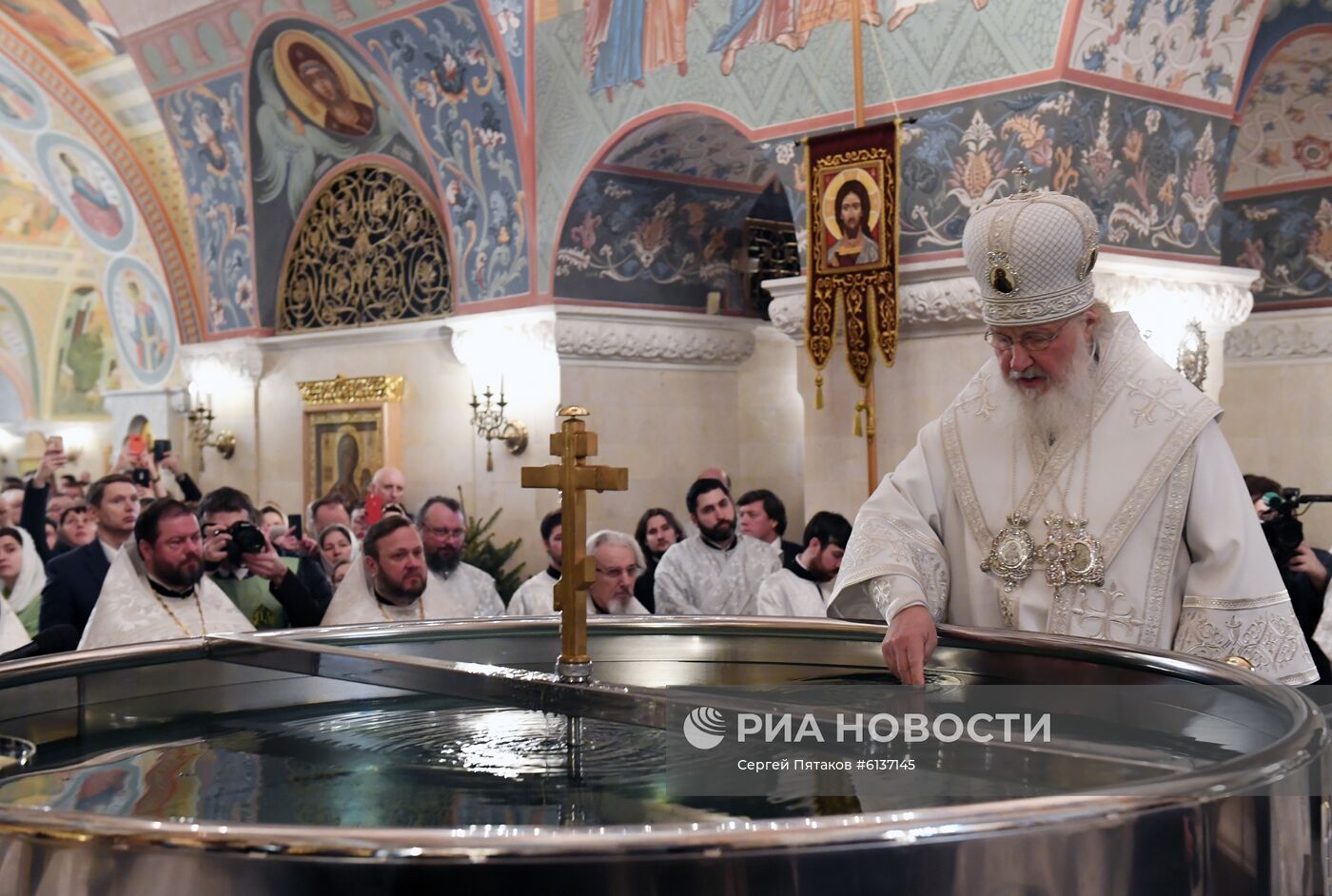 Патриаршее служение в Крещенский сочельник в Храме Христа Спасителя 