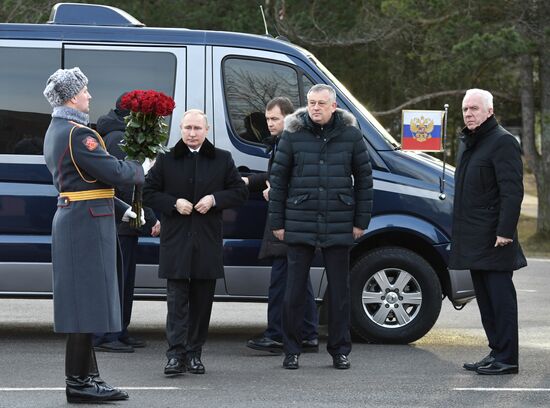 Рабочая поездка президента РФ В. Путина в Санкт-Петербург