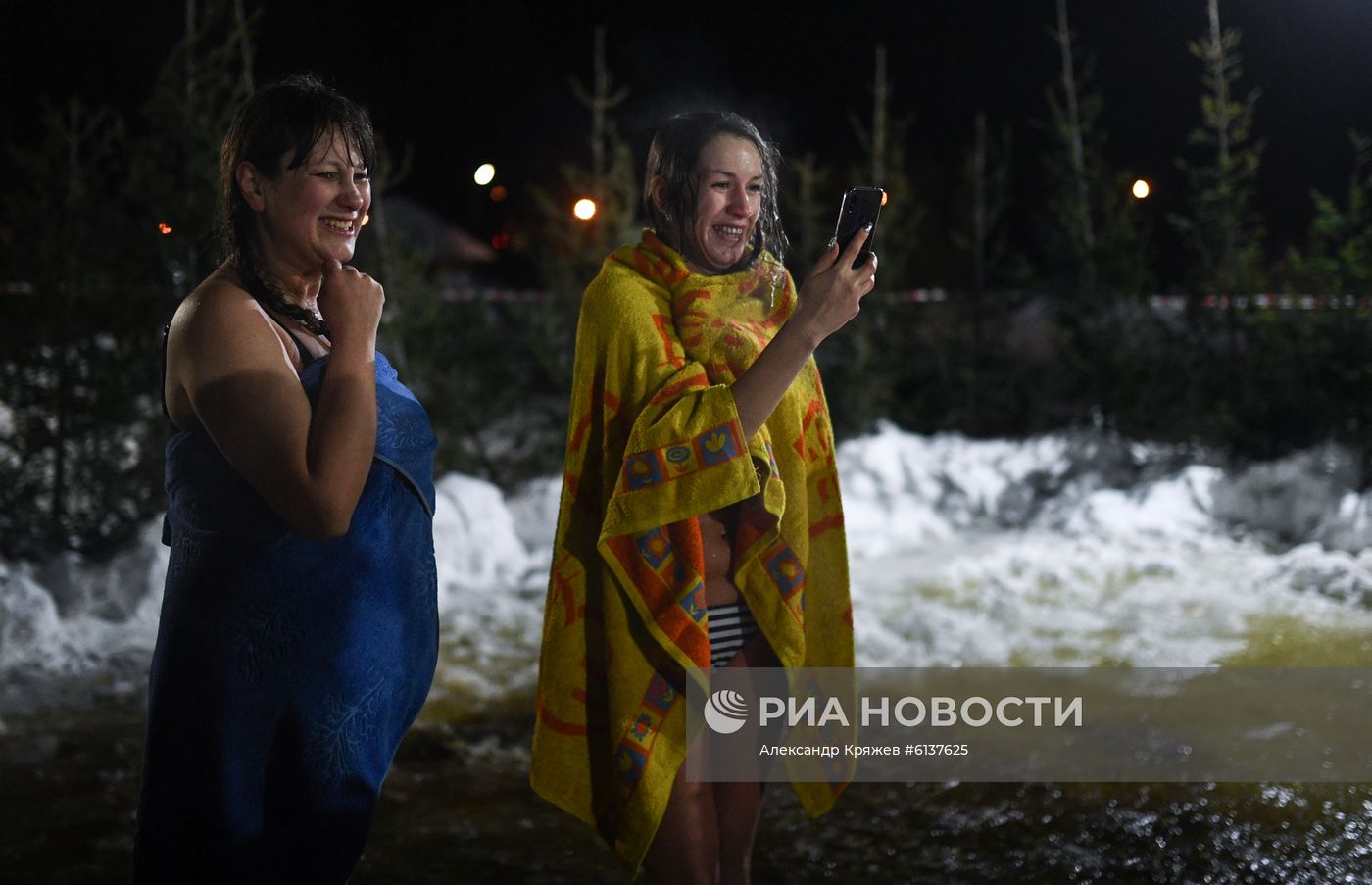Празднование Крещения в регионах России